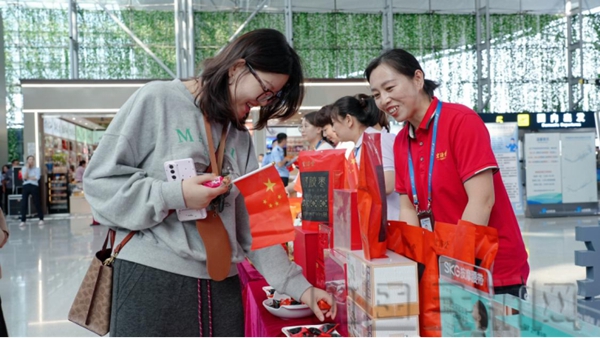 济南机场国庆、中秋假期累计保障旅客52.3万人次8453