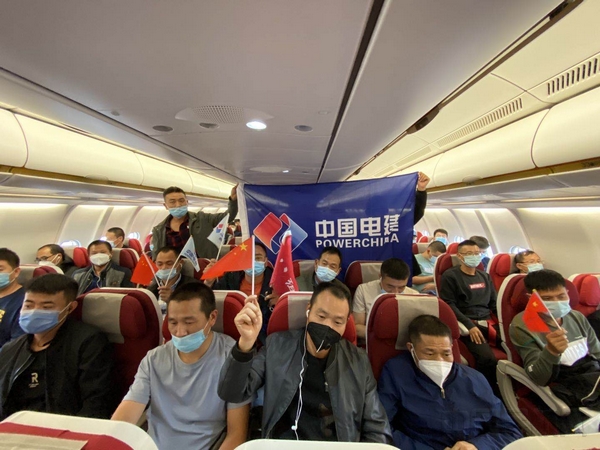 附图3:海南航空成都至卡拉奇包机航班再度起航.jpg 附图3:海南航空成都至卡拉奇包机航班再度起航.jpg