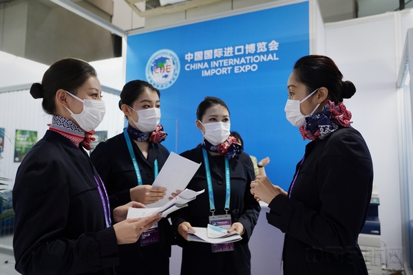 志愿者们开展学习准备-2.jpg