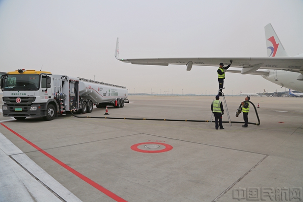 航班使用国产可持续航空燃料-东航供图